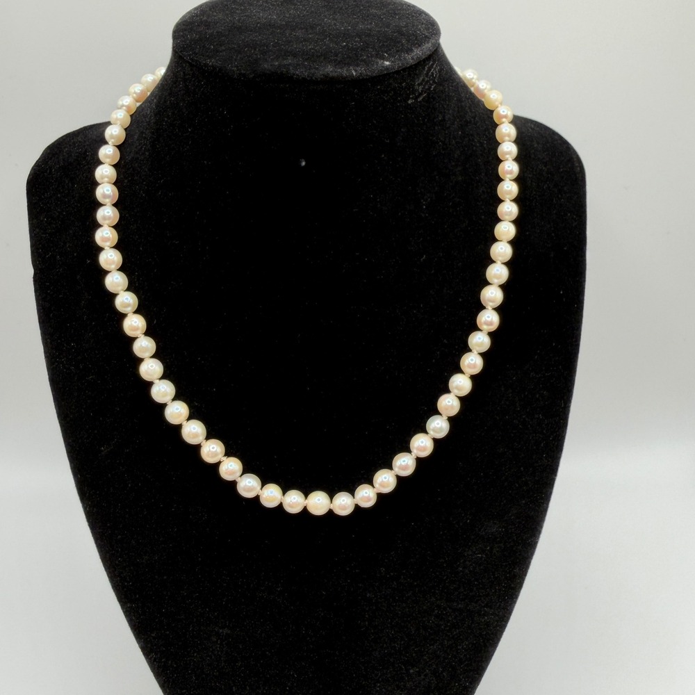 Beautiful & Dainty VTG Cultured Pearl Necklace Sterling Silver Clasp Wedding
